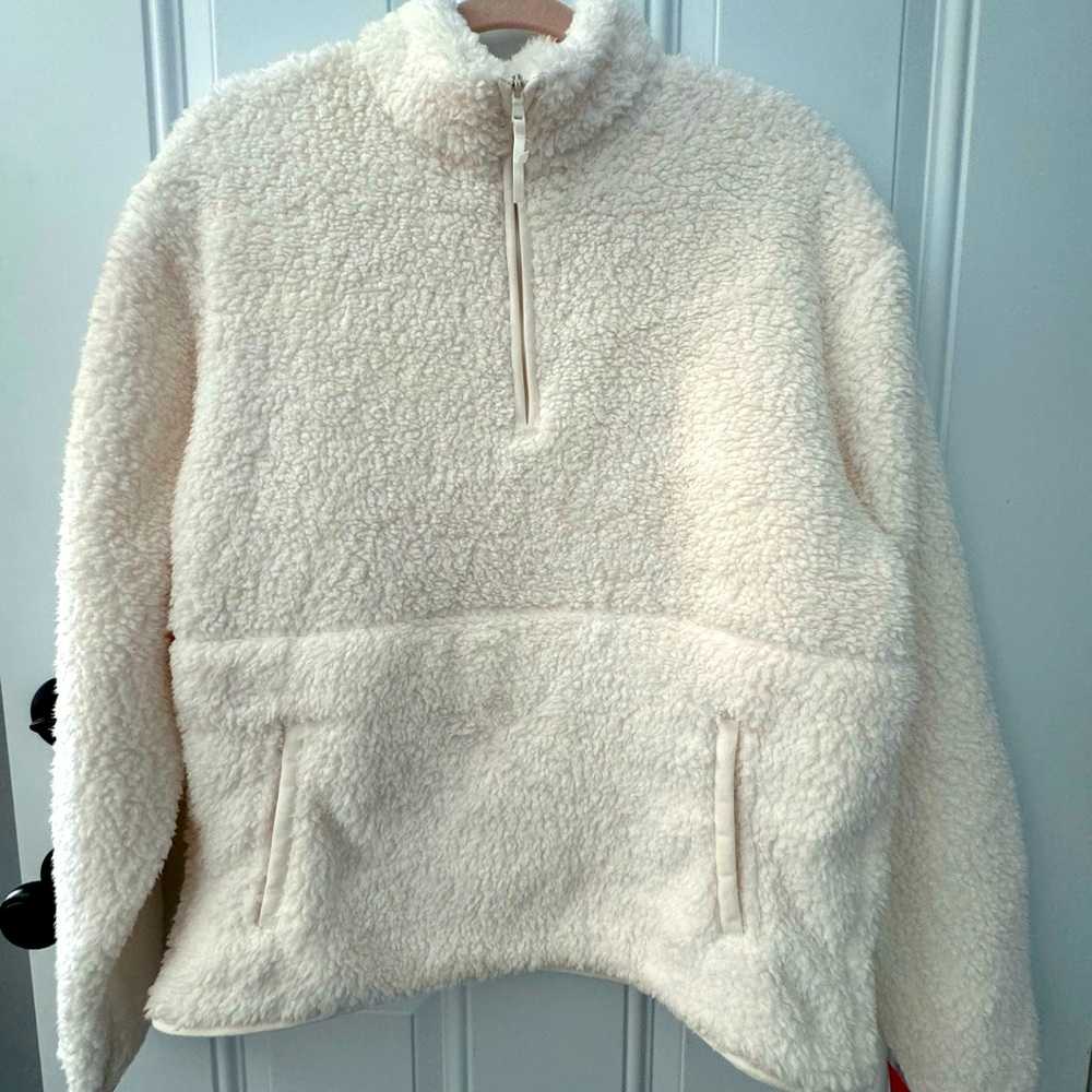 Brand new Medium mens sherpa Wondershop at Target Brand. Original price $35.